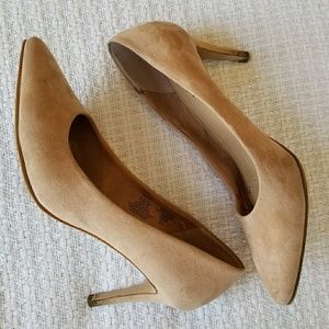 Old Navy faux suede nude pumps